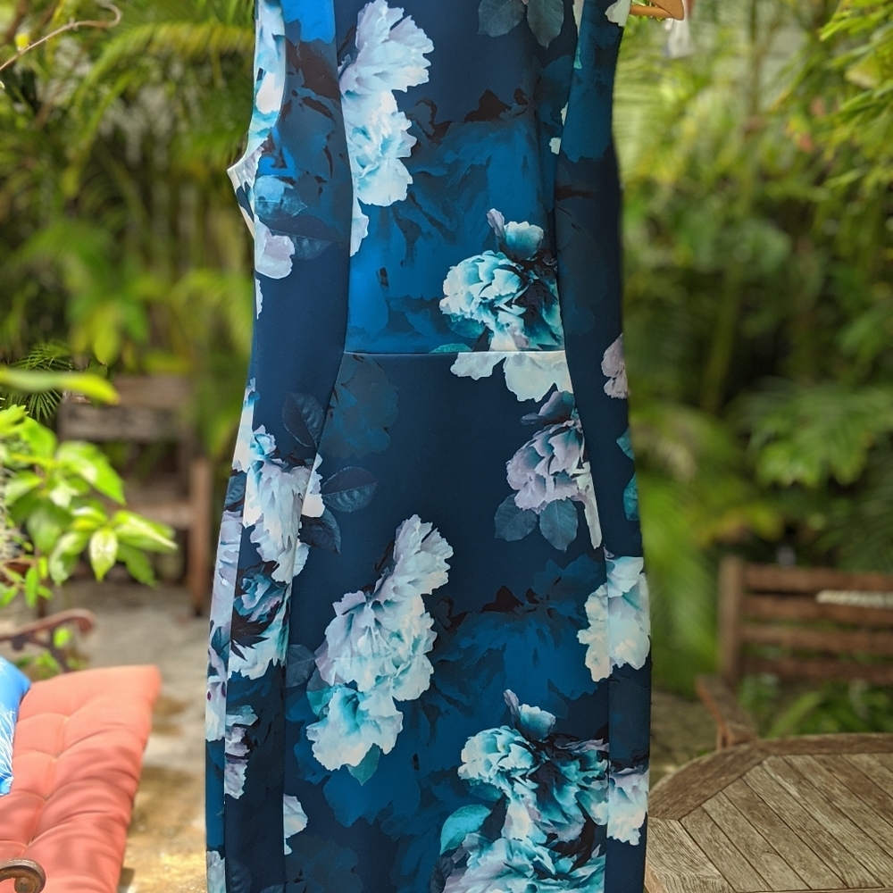 Calvin Klein Blue floral scuba sheath dress